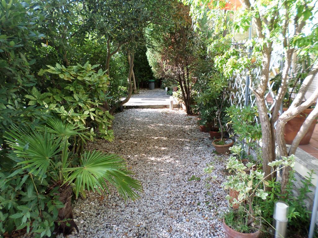 Le Midi Versilia Lido di Camaiore Luaran gambar