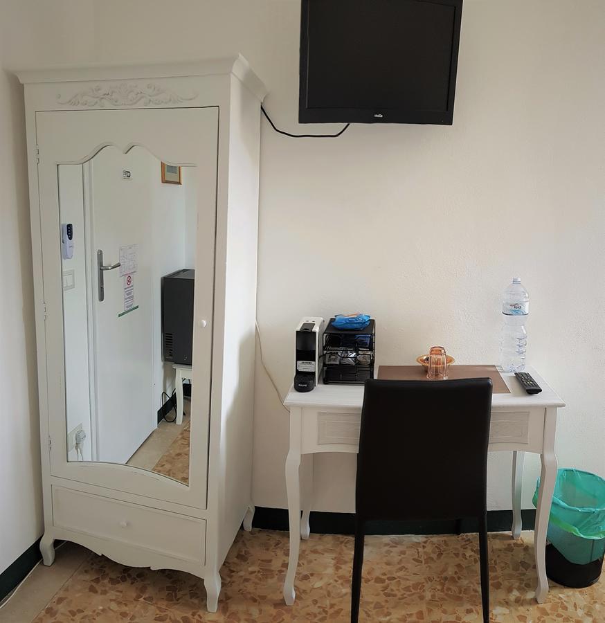 Le Midi Versilia Lido di Camaiore Luaran gambar